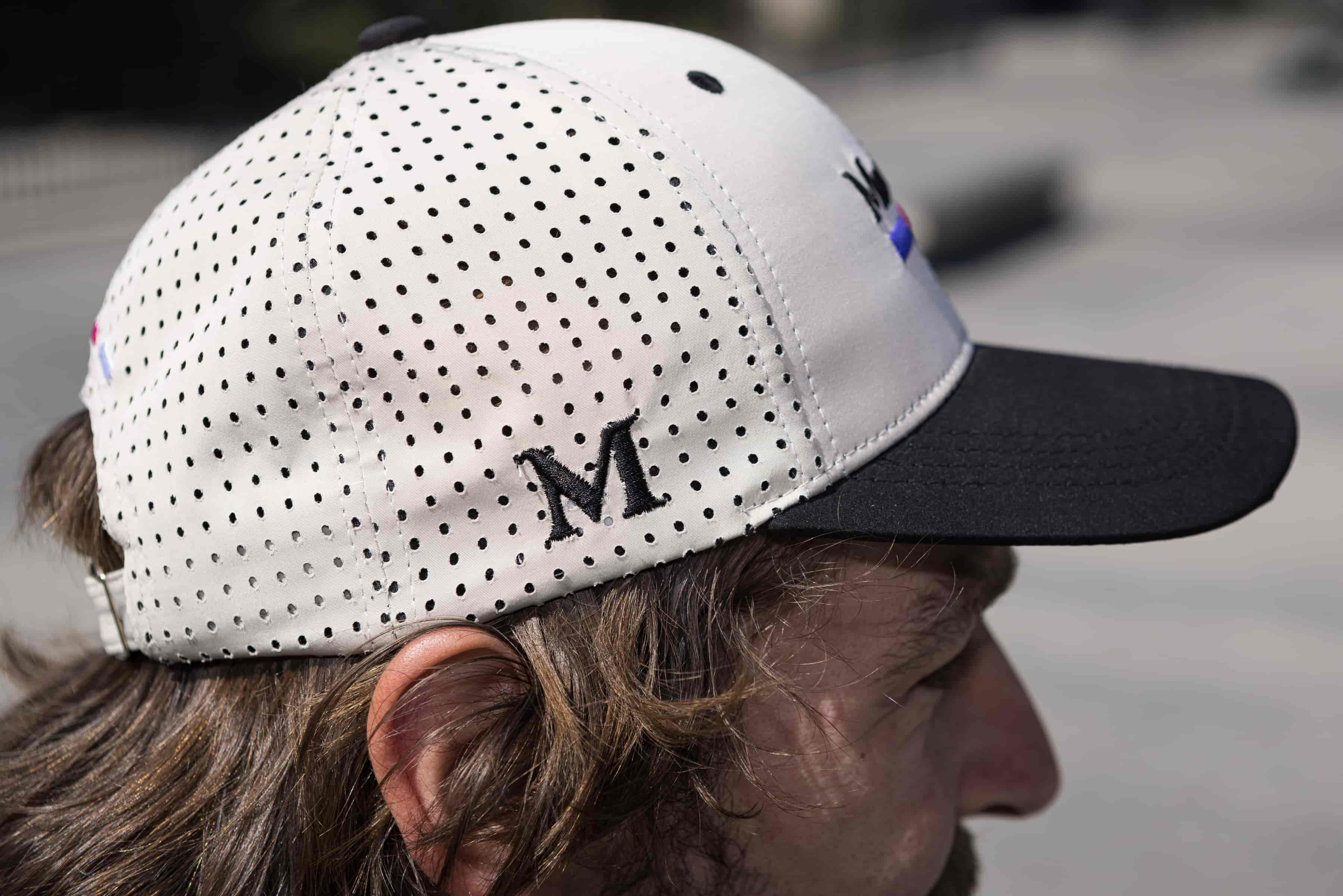 Vapor Strapback. Cream/Black